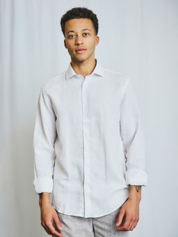 Bruun & Stengade - Men White Solid Spread Collar Full Sleeve Shirt