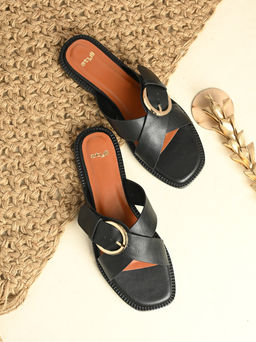 Styli - Women Buckle Lock Criss-Cross Strap Flats Black