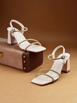 Styli - Women Rhinestone Embellished Strap Detailed Heel Sandals Gold