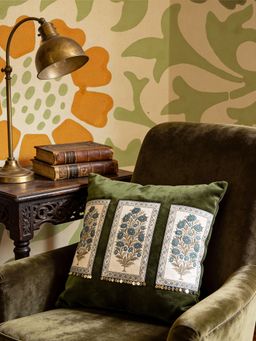 Life n Colors - Nayab Velvet Cushion Cover