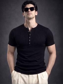 MANIAC - Black Cotton Solid T-Shirt
