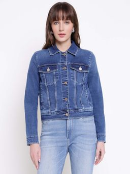 Guess - Women Delya Trucker In Etosha Solid Denim Jacket
