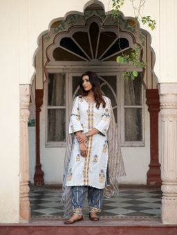 Maison Shefali - Chaand Sahar Ambar Kurta Salwar With Dupatta (Set of 3)