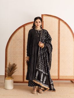 Maison Shefali - Raat Rani Anarkali Pant And Dupatta (Set of 3)