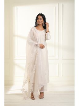 Omana by Ranjana Bothra - Ivory Embroidered Kurta With Pant And Dupatta