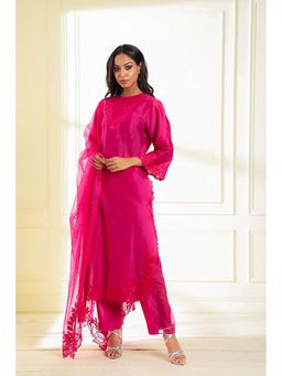 Omana by Ranjana Bothra - Pink Embroidered Kurta With Pant And Dupatta