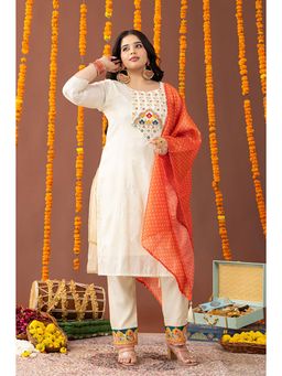 Mamicha - White Embroidered Kurta With Pant And Dupatta