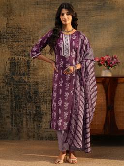 Gerua By Libas - Burgundy Floral Printed Cotton Blend Straight Kurta With Pant & Dupatta