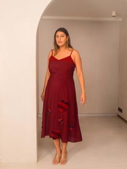 WHY SO BLUE - Womens Embroidered Maroon Dress