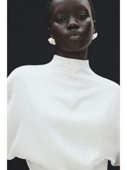 H&M - Women White Flower-shaped earrings