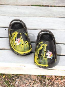 Lil Lollipop - Kids Marble Look Unicorn Applique Anti-Slip Clogs - Black
