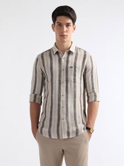Arrow Sports - Men's Vertical Striped Chelsea Slim Fit Shirt