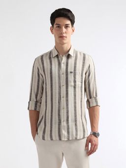 Arrow Sports - Men's Vertical Striped Outdoor Shirt