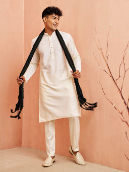 Vastramay - Men Cream Viscose Solid Kurta with Pant & Black Dupatta