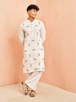 Vastramay - Men Cream Cotton Kantha Embroidered Kurta with White Pant