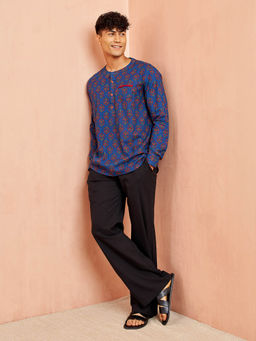 Vastramay - Men Royal Blue Cotton Floral Print Kurta with Black Pant