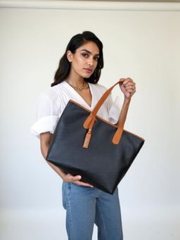 Toteteca - Luxe Shoulder Bag