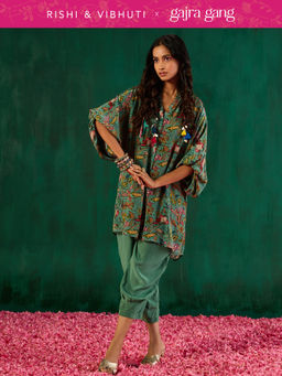 Gajra Gang - Rishi Vibhuti Teal Signature Printed Tasselled-Back Detail Kurta with Pant (Set of 2) GGRVCS01