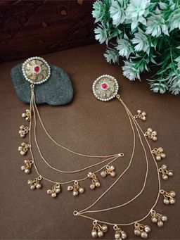 Sanjog - Pink Brass-Plated Kundan Studded and Ghungroo Beaded Circular Shaped Ear Cuff