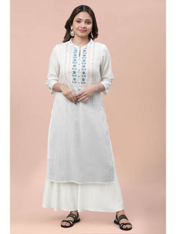 Aurelia - Women's White Thread Work Cotton Blend Kurta & Palazzo