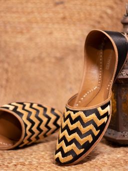 GLAM STORY - Handcrafted Embroidered Mens Leather Silk Jutti