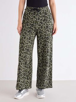 Styli - Women Wide Leg Animal Print Trackpant