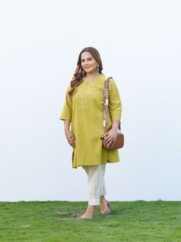 Vaaya - Olive Cotton Embroidered Kurta