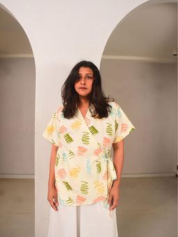 WHY SO BLUE - Poppy Wrap Printed White Women Top