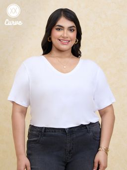 Twenty Dresses by Nykaa Fashion - Curve White Solid V Neck Everyday Essentials Basics TShirt