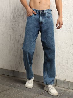 Hubberholme - Men Relaxed Fit Light Fade Mildly Distressed Cotton Jeans