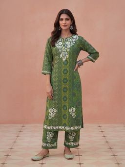 House of Chikankari - HOC Crepe Chikankari Green Kurta and Pant Set