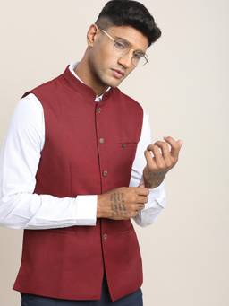 Turtle - Men Red Solid Sleeveless Slim Nehru Jacket
