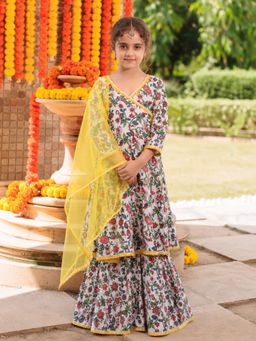 BITIYA BY BHAMA - Girls White Floral Printed Kurta With Sharara & Dupatta