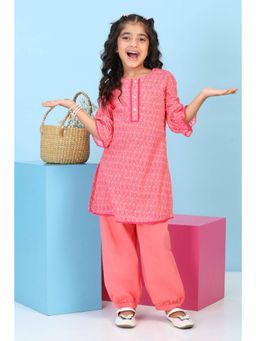 Biba - Girls Peach Cotton Printed Straight Kurta With Salwar