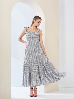 Miss Chase - Women's Black and White Sweet-Heart Neck Relaxed Fit Longline Dress