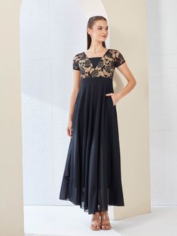 Miss Chase - Women's Black Square Neck Raglan Short Sleeve Georgette Gown