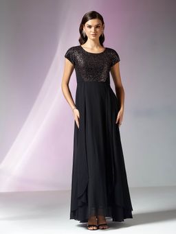 Miss Chase - Women's Black Round Neck Short Sleeve Fit and Flare Georgette Gown