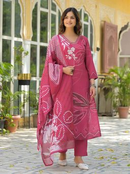 Vaamsi - Women Pink Printed Kurta with Pant and Dupatta (Set of 3)