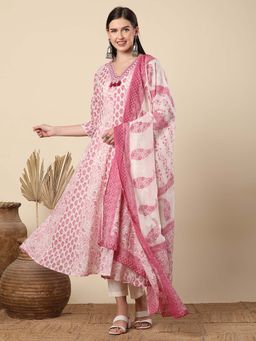 FASHOR - Women Pink Printed Kurta with Pant and Dupatta (Set of 3)