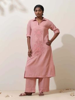 trueBrowns - Women Pink Floral Kurta with Pant (Set of 2)