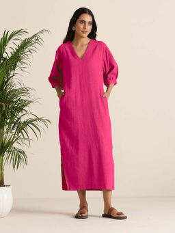 trueBrowns - Women Pink Solid Midi Dress