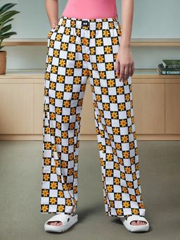 Bewakoof - Women's White All Over Printed Oversized Pyjamas