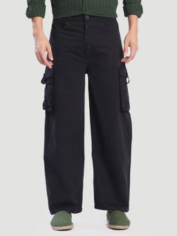 Bene Kleed - Men Black Cotton Solid Relaxed Fit Cargo