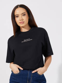 Styli - Women Black Typography Oversized Longline T-Shirt