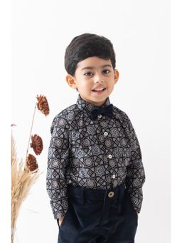 TIBER TABER - Boy Holiday Cheer Printed Shirt - Black