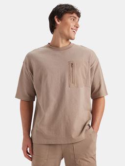 Jockey - Mz02 Men Super Combed Cotton Oversized T-Shirt with Zipper Pocket-Taupe