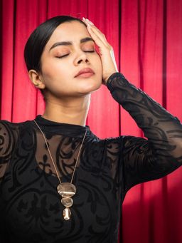 Niscka - Designer Golden Trio Chain Pendant Long Necklace