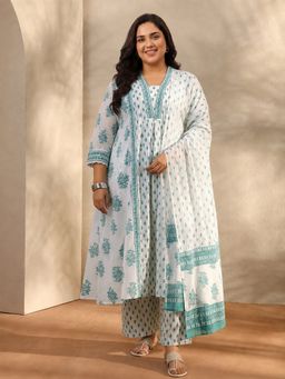 Extra love by Libas - Plus Size Blue Floral Printed Anarkali Kurta & Pant With Dupatta