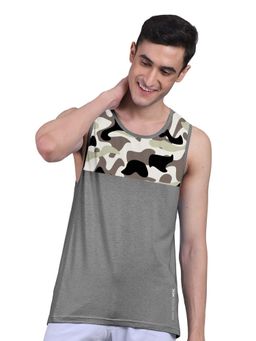 FREECULTR - Men Grey Camouflage Innerwear Vest