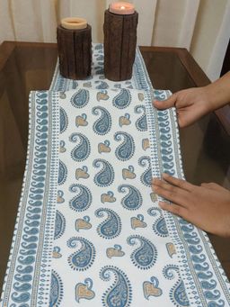 Akira Furnishings - Classic Print Table Runner (4 Seater)